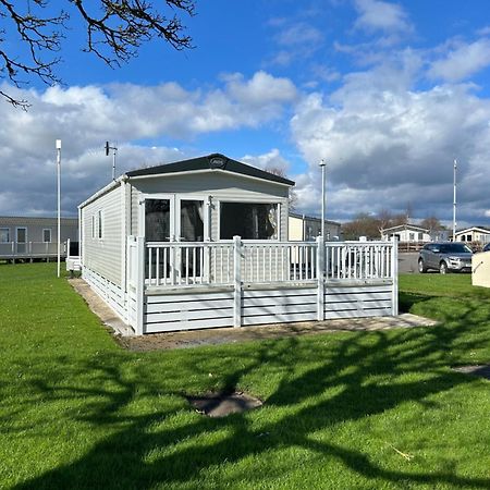 Bertie-By-The-Sea At Hoburne Naish Hotel Highcliffe Exterior photo